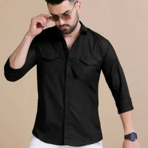 Men Regular Fit Solid Spread Collar Casual Shirt